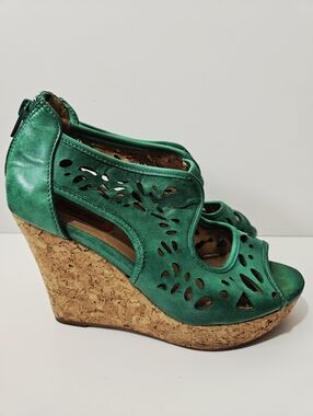 Miz Mooz Kayla Wedge Heels Size 7 Cutout Green Leather Sandal